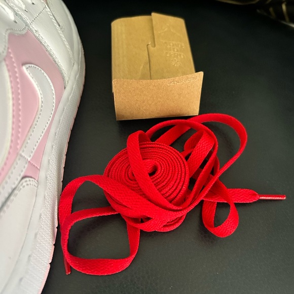 Nike Air Jordan 1 Low GS & Womens Pink Foam & Fire Red Sports Sneaker 553560-608 - Picture 7 of 8